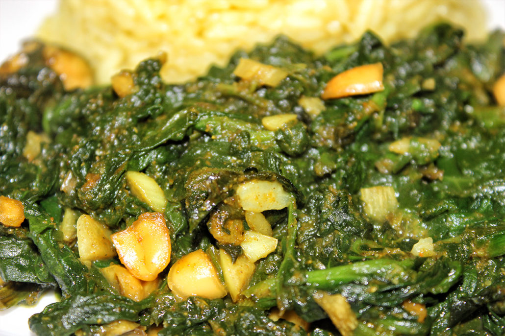Afrikanische Spinat-Erdnuss-Pfanne mit Kokosmilch | vegan &amp; glutenfrei