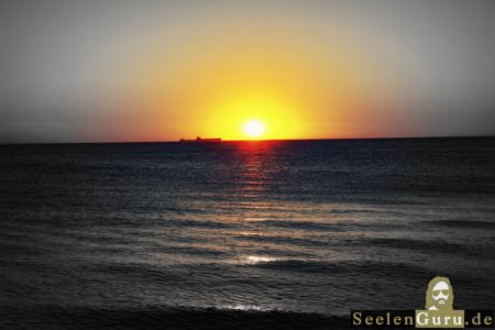sonnenuntergang-meer-farbakzente