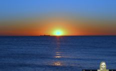Romantischer Augenblick: Sonnenuntergang an der Ostsee