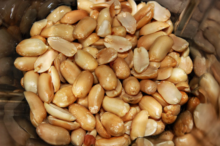 Erdnussmus / Erdnussbutter selber herstellen - Rezept