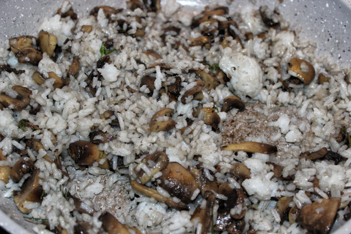 Champignons Rosmarin mit Reis anbraten